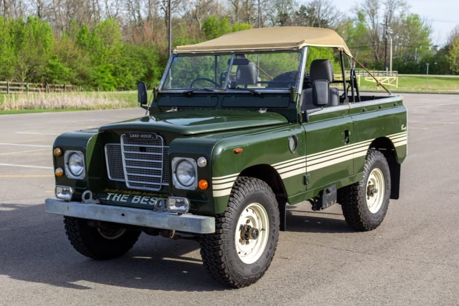 1984 Land Rover Series 88 sold for $11,700