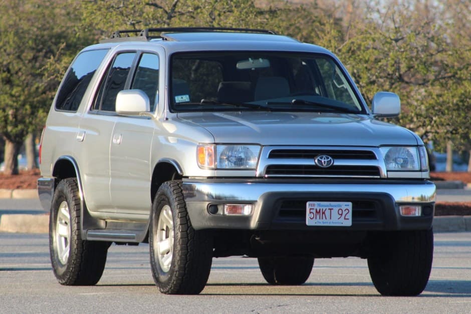 2000 Toyota 4Runner (N180) sold for $15,750