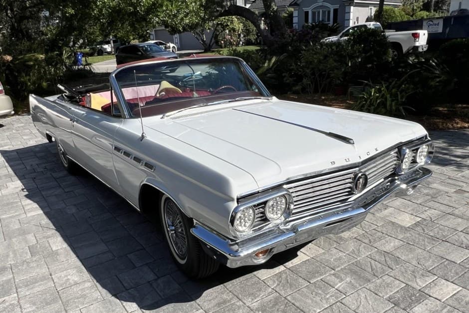 1963 Buick Electra sold for $15,500