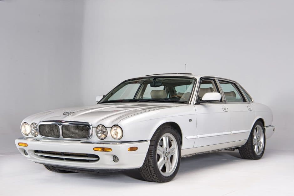 1999 Jaguar X308 XJR (1998-2003) sold for $10,250