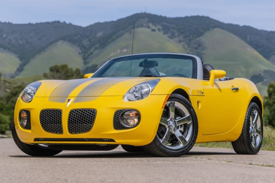 2008 Pontiac Solstice sold for $22,750