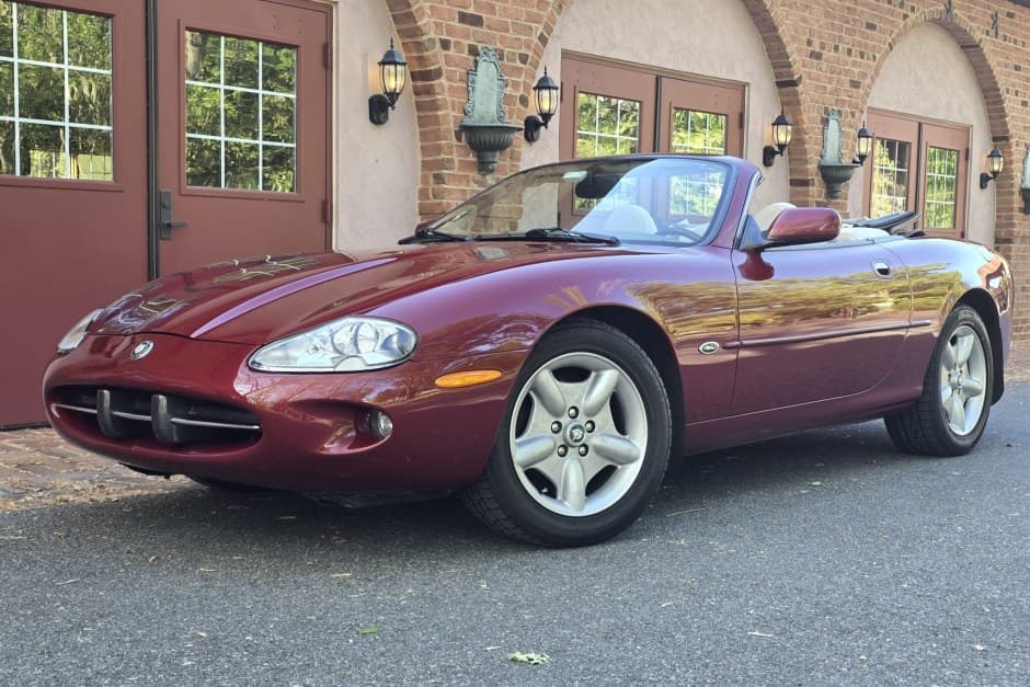 1998 Jaguar XK8 sold for $5,678