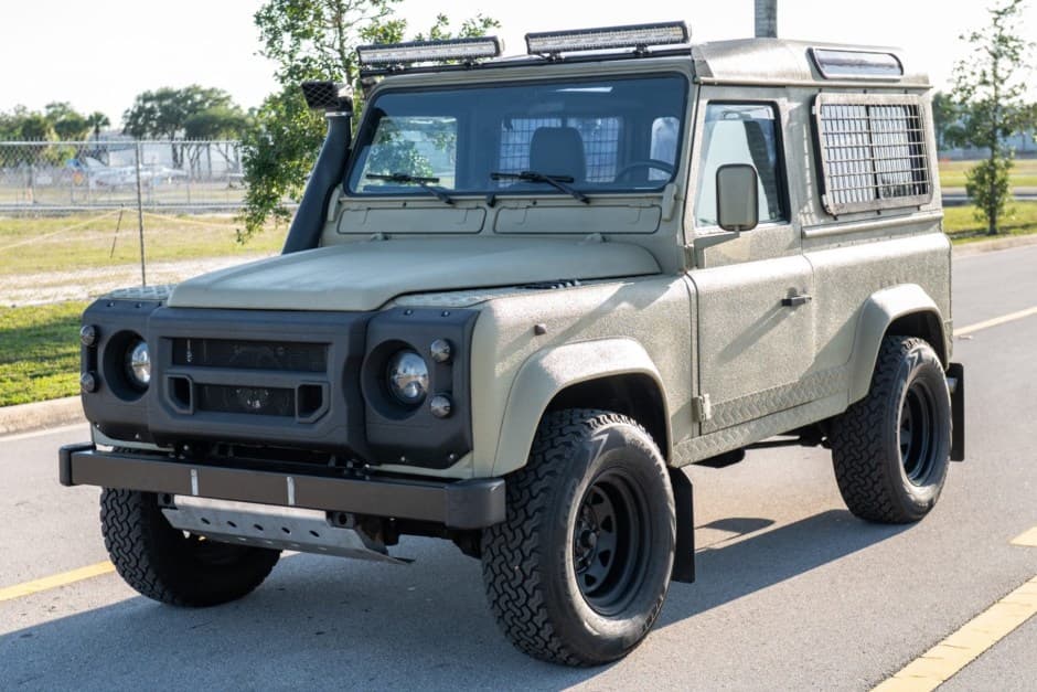 1997 Land Rover 90 / Defender 90 (Euro Spec) sold for $15,000