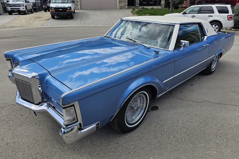1969 Lincoln Continental Mark III (1969-1971) sold for $10,000