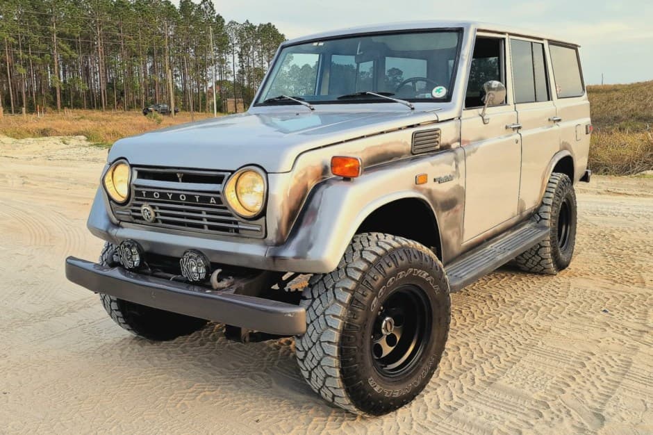 1974 Toyota Land Cruiser FJ55 sold for $12,000