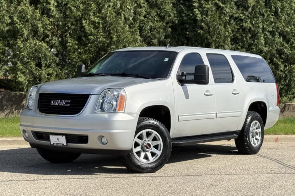 2012 GMC Yukon GMT900 sold for $14,850