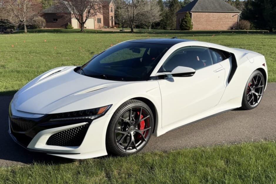 2017 Acura NSX NC1 sold for $113,000