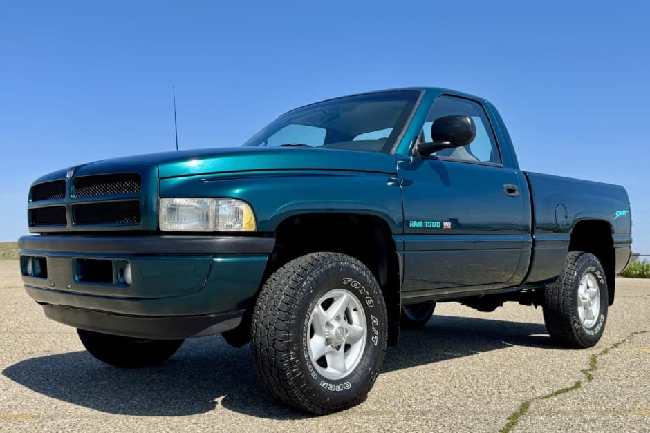 1998 Dodge Ram (1994-2002) sold for $15,500