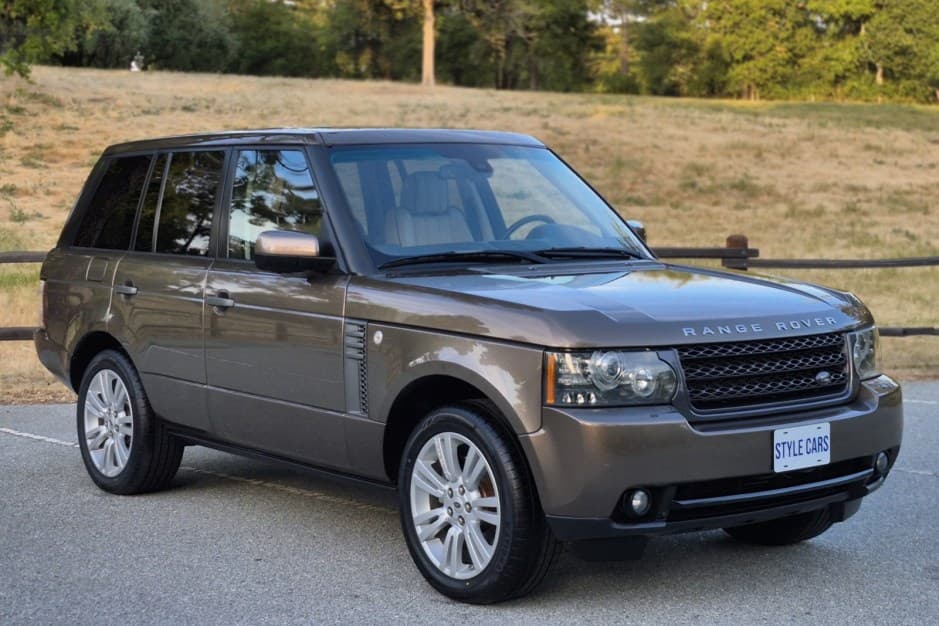 2011 Land Rover Range Rover L322 sold for $21,919