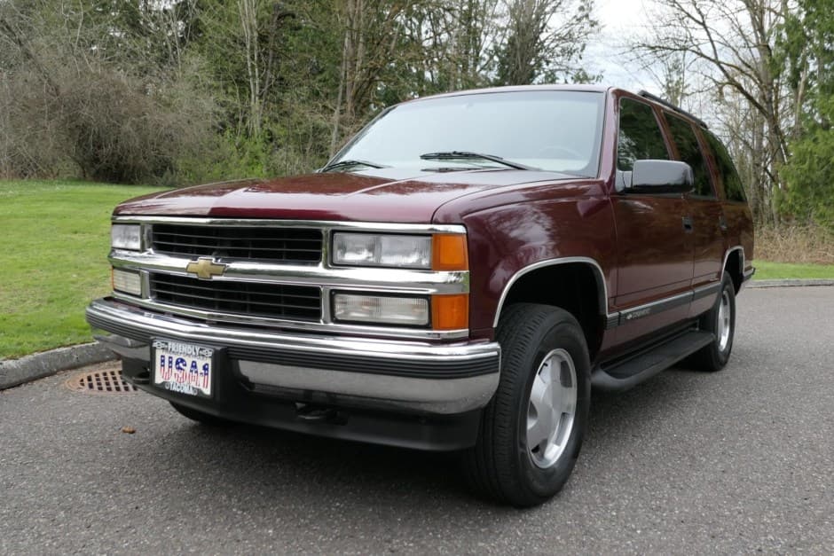 1998 Chevrolet Tahoe GMT400 sold for $10,500