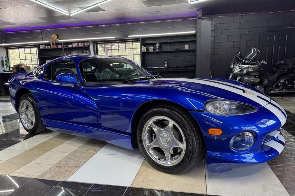 1996 Dodge Viper SR II (1996-2002) sold for $110,000