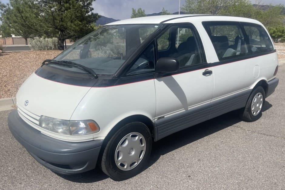1994 Toyota Previa & Estima sold for $10,000