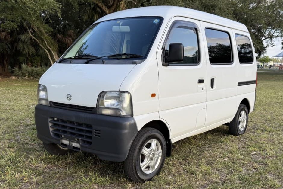 2000 Suzuki Carry sold for $7,500