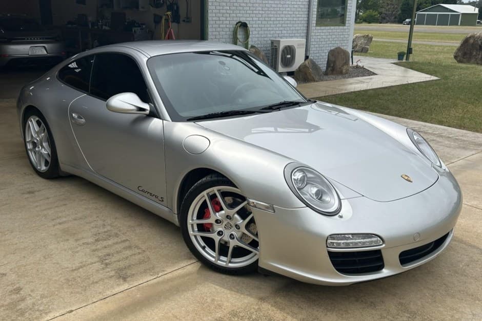 2010 Porsche 997 911 (Non-Turbo/GT2/GT3) sold for $108,000