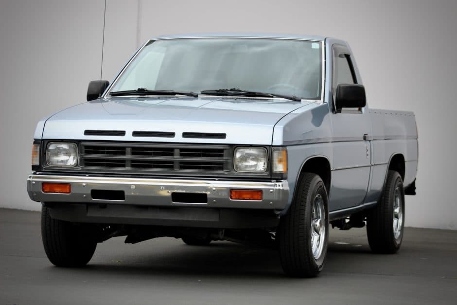 1992 Nissan Pickup sold for $9,700