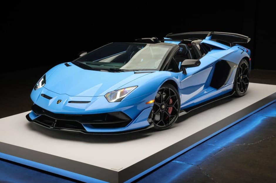 2020 Lamborghini Aventador sold for $805,000