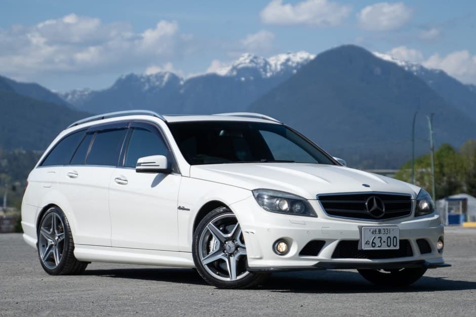 2010 Mercedes-Benz W204 C63 AMG sold for $26,000