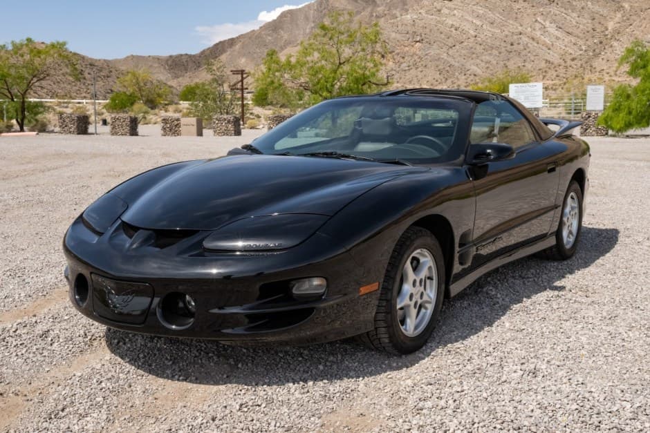 1999 Pontiac Firebird (1993-2002) sold for $16,000