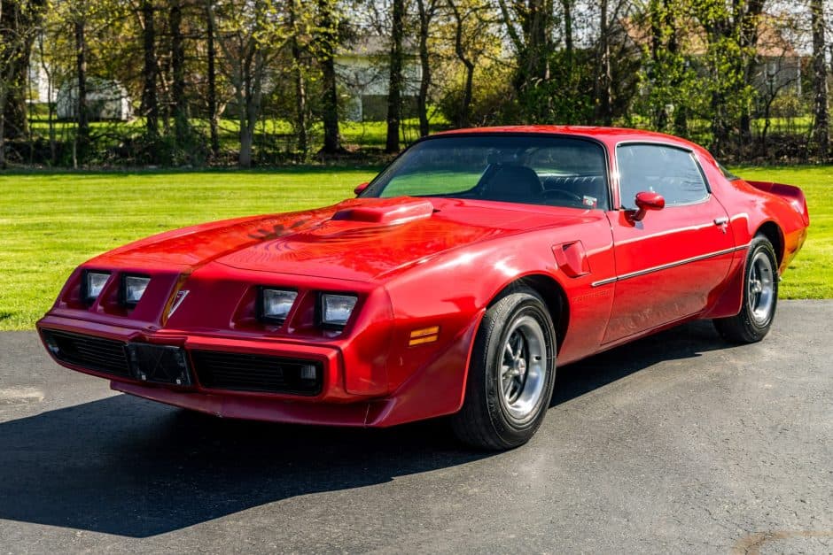 1981 Pontiac Firebird (1970-1981) sold for $22,200