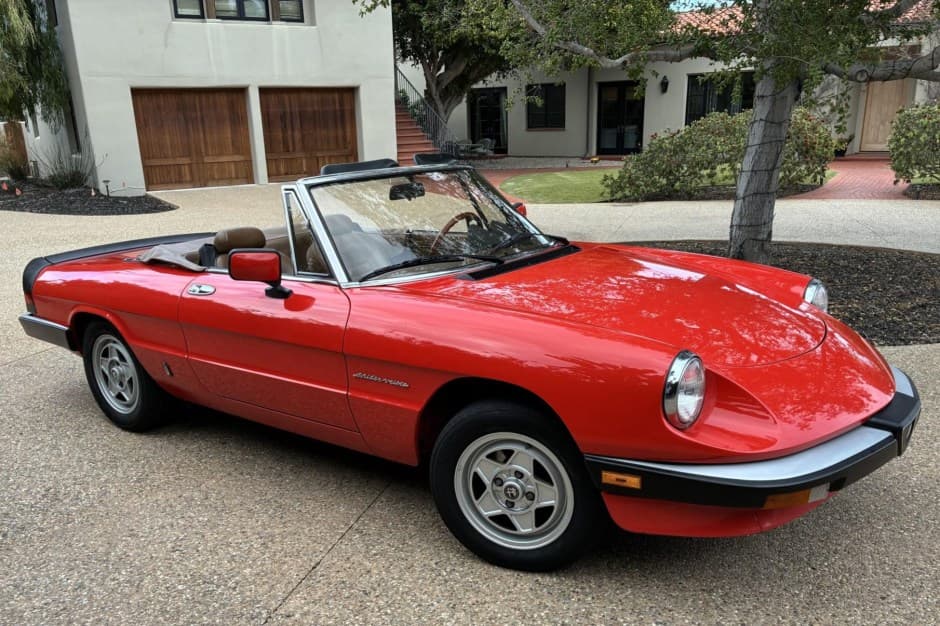 1984 Alfa Romeo 105/115 Spider Series 3 sold for $8,800
