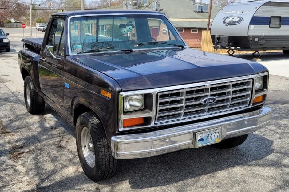 1985 Ford F-Series 1980-1986 sold for $10,500