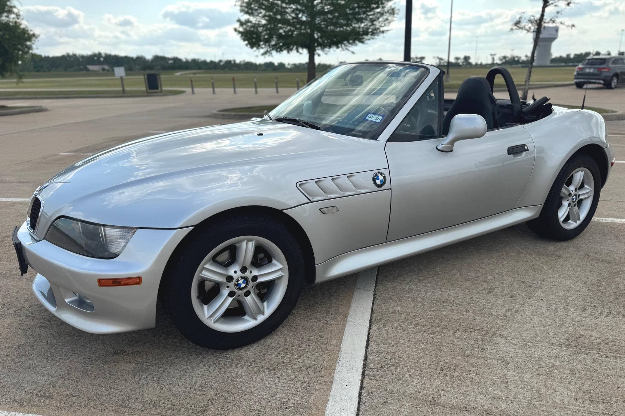 2001 BMW Z3 sold for $9,600