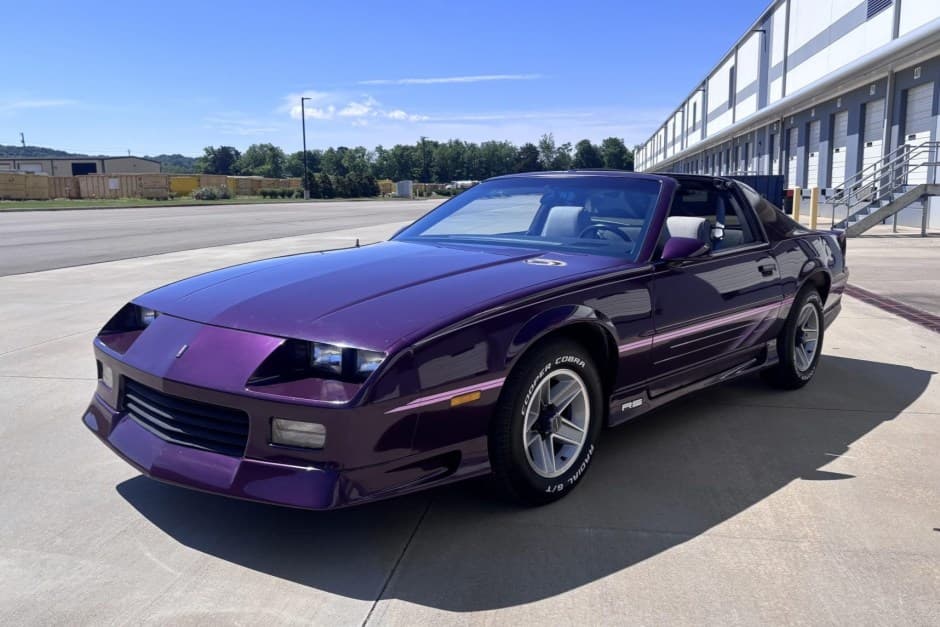 1992 Chevrolet Camaro 3rd Generation 1982-1992 sold for $10,750