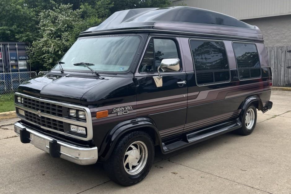 1995 Chevrolet G-Series Van sold for $14,000