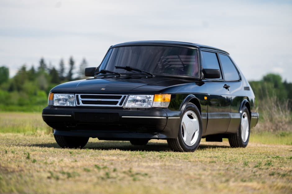 1990 Saab 900 sold for $16,650