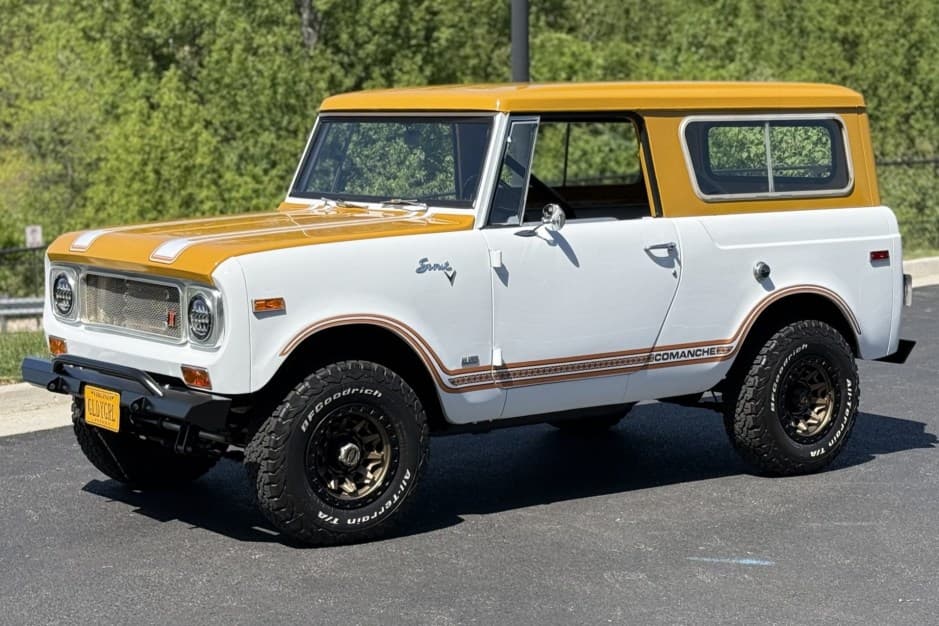 1971 International Harvester Scout 800B sold for $43,000