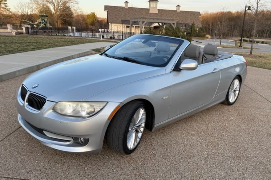 2011 BMW E92/E93 3-Series Coupe & Convertible sold for $7,200