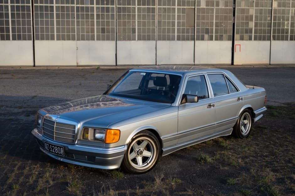 1981 Mercedes-Benz W126 S-Class sold for $17,280