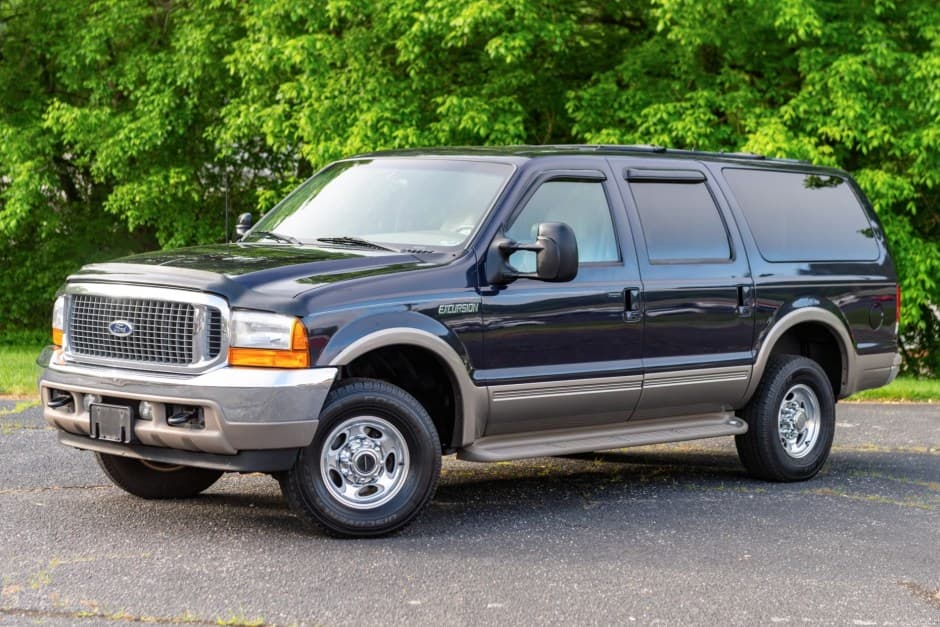 2001 Ford Excursion sold for $38,000