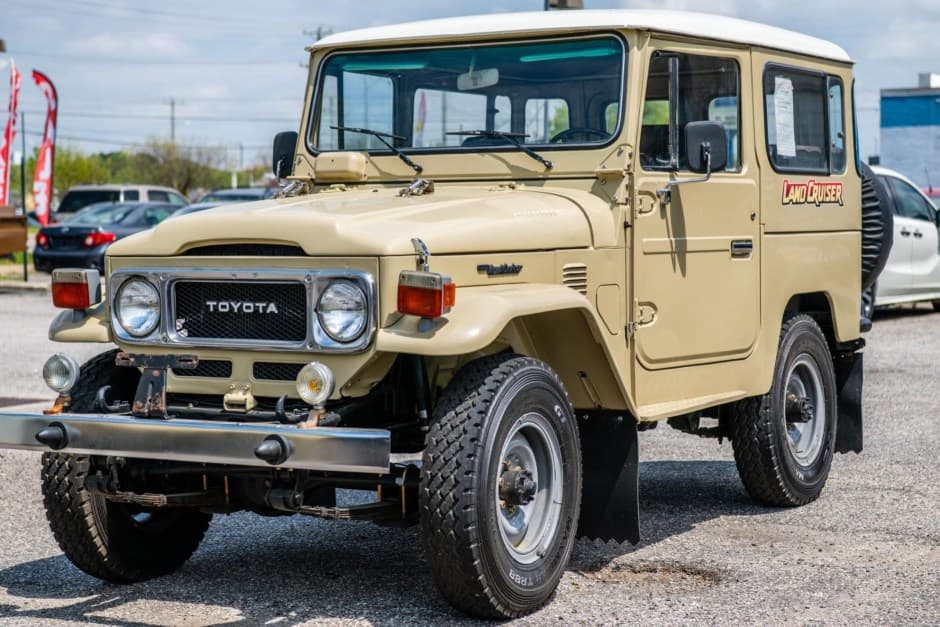 1982 Toyota Land Cruiser FJ40 sold for $27,250