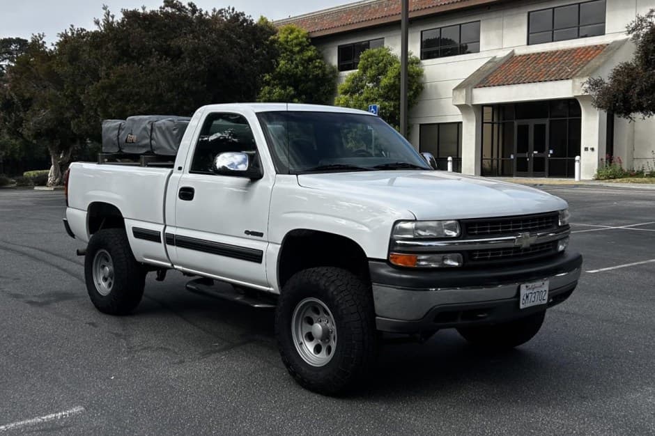 2001 Chevrolet Silverado GMT800 (1999-2007) sold for $16,500