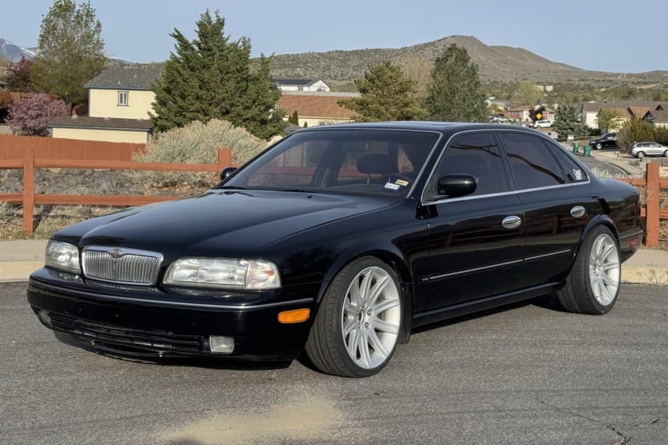 1995 Infiniti Q45 sold for $6,250