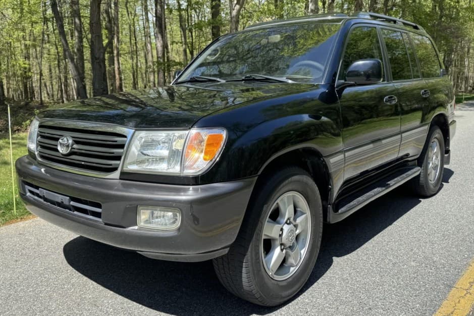 2004 Toyota Land Cruiser 100-Series sold for $12,800