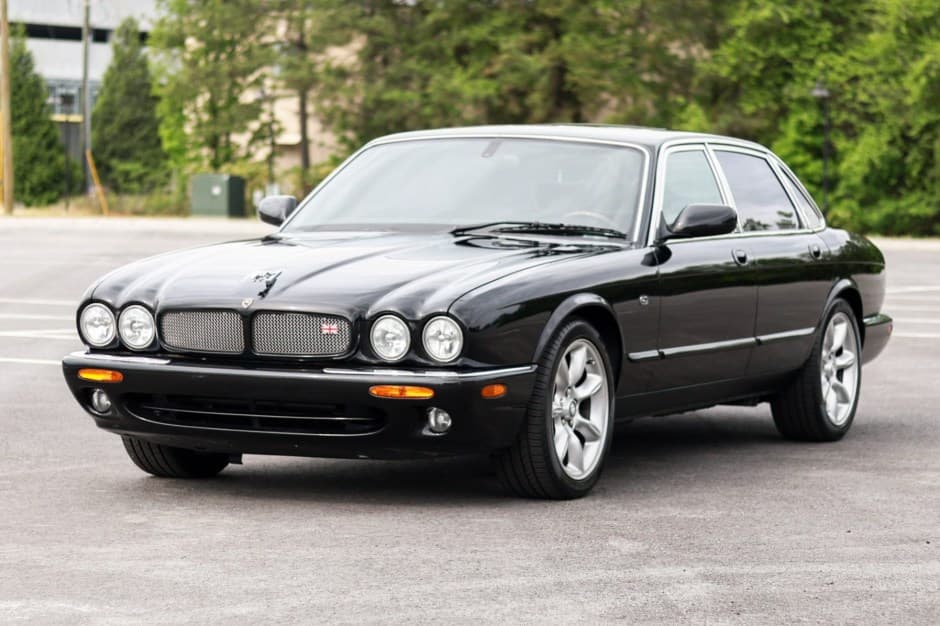 2000 Jaguar X308 XJR (1998-2003) sold for $18,500