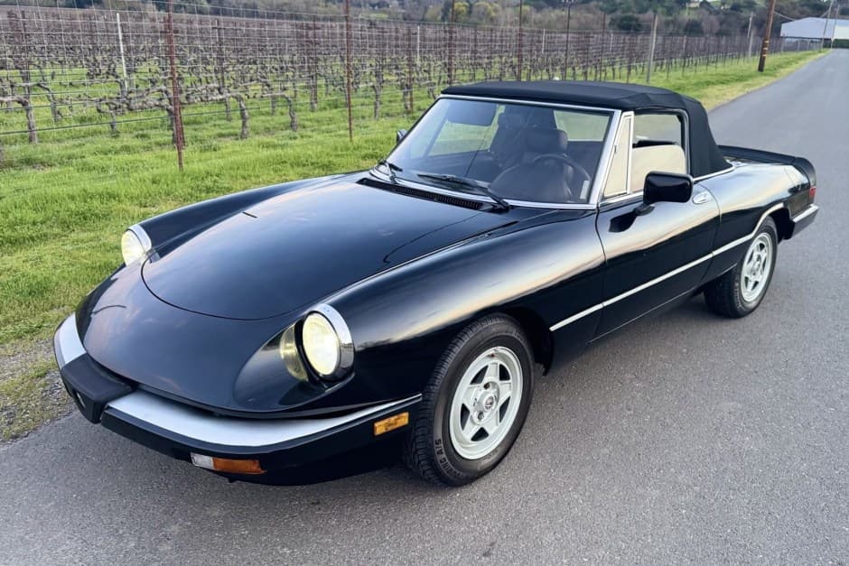 1986 Alfa Romeo 105/115 Spider Series 3 sold for $5,900