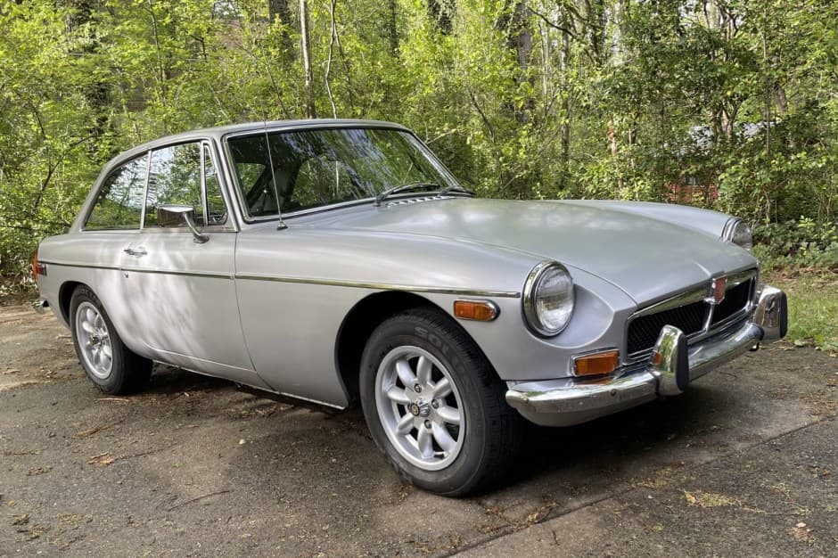 1973 MG MGB sold for $6,750