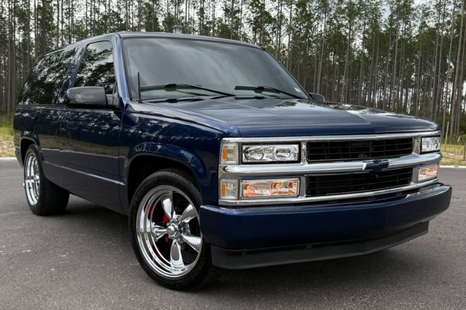 1999 Chevrolet Tahoe GMT400 sold for $15,500