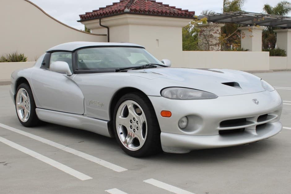 1999 Dodge Viper SR II (1996-2002) sold for $37,000