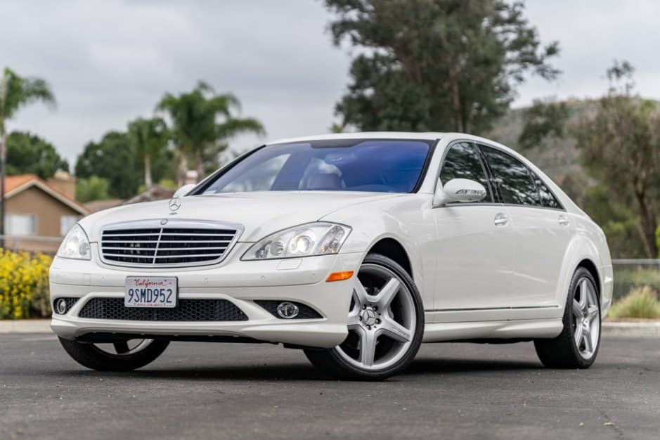 2009 Mercedes-Benz W221 S-Class sold for $29,500