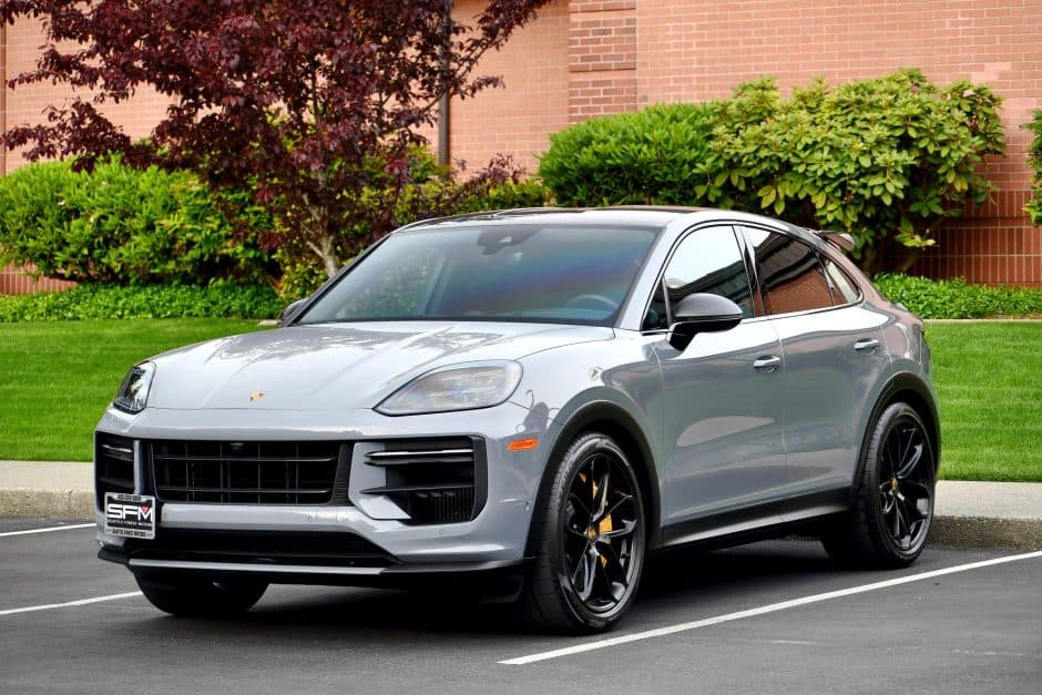 2024 Porsche 9Y0/9Y3 Cayenne (2019-) sold for $175,000
