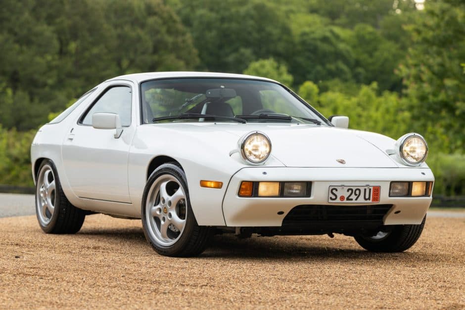 1982 Porsche 928 sold for $17,000