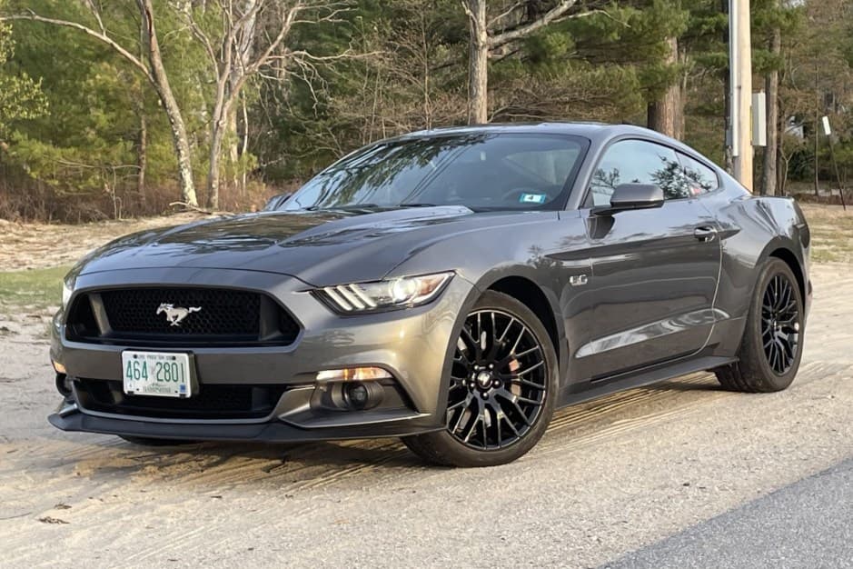 2015 Ford Mustang S550 sold for $25,500