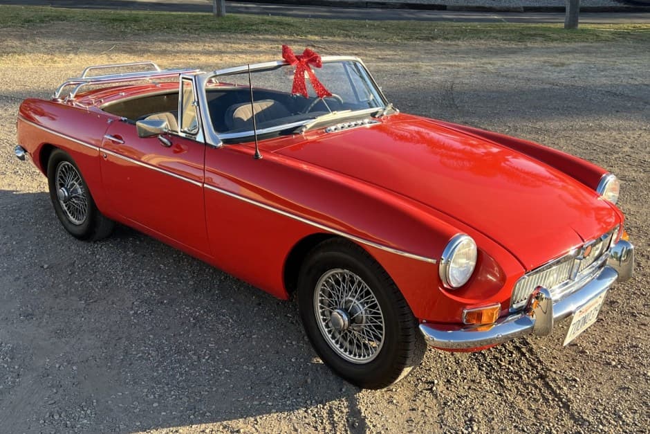 1968 MG MGB sold for $11,000