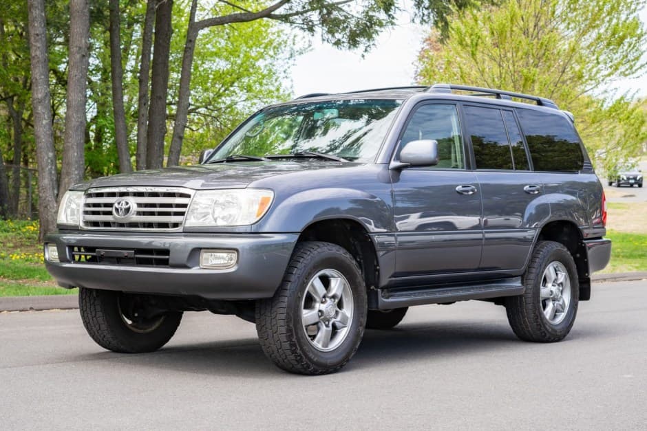 2006 Toyota Land Cruiser 100-Series sold for $31,500