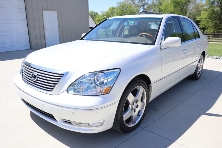 2005 Lexus LS Sedan sold for $17,500