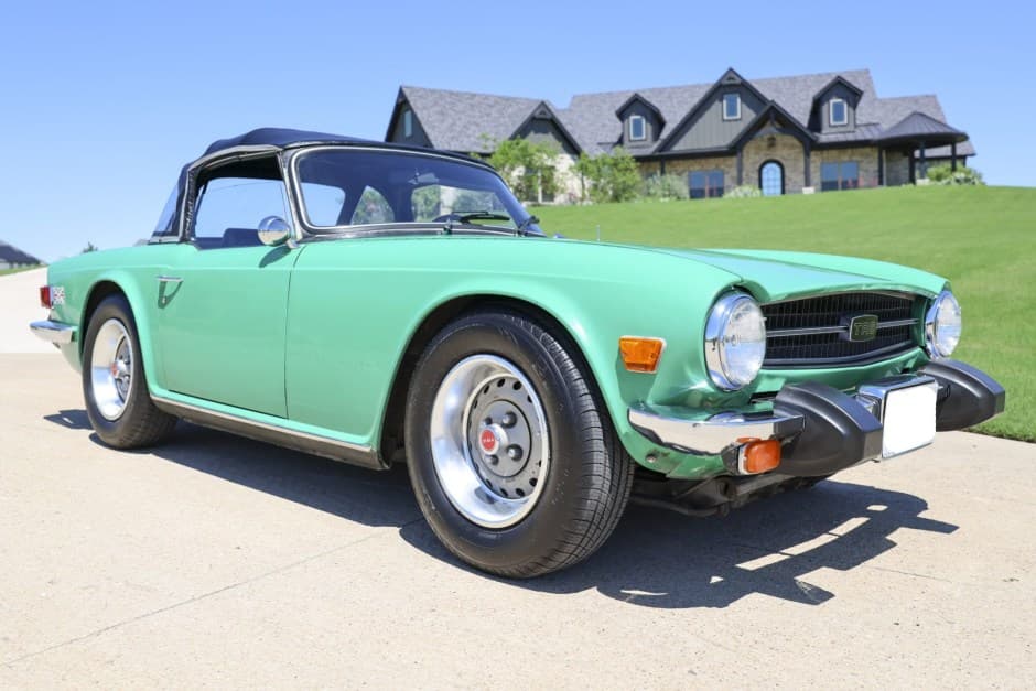 1976 Triumph TR6 sold for $13,250